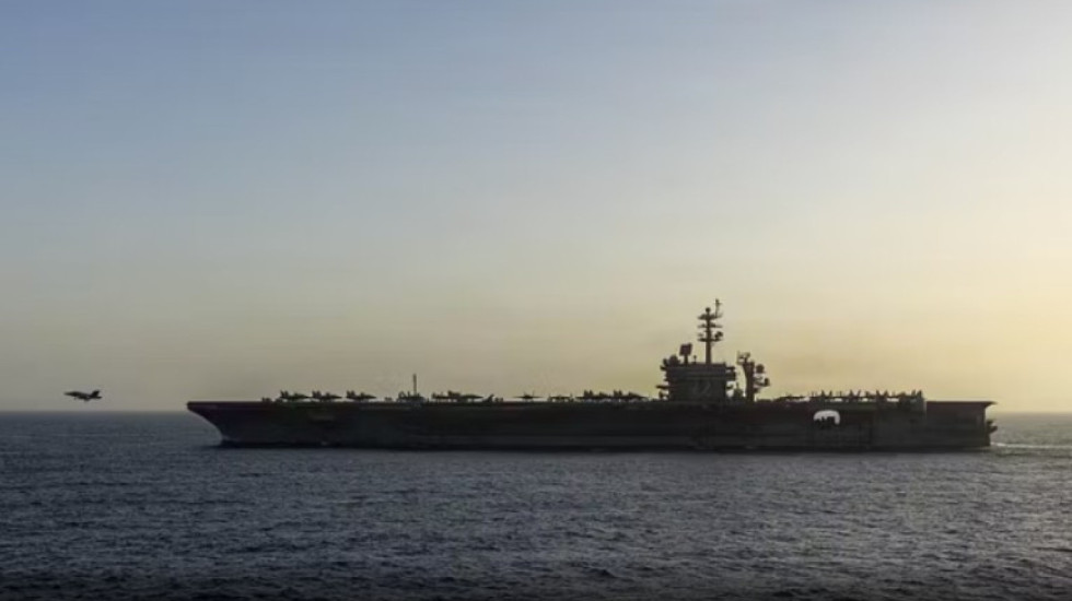 Kërcënime pafund, Trump mbron bllokadën, por një nga luftanijet largohet nga Lindja e Mesme