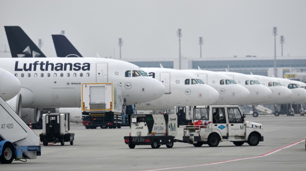 Gjigandi gjerman ul në tokë avionët, shkurtohen 20.000 fluturime