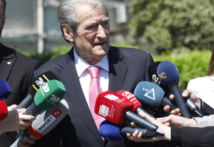 Berisha: Integrimi të bazohet në meritë, Rama është udhëheqës i klaneve të drogës