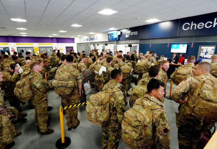 Sondazh alarmant në Britani: Gjysma e të rinjve nuk do të luftonin për vendin e tyre