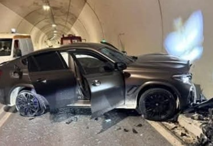 X6 dhe Volvoja përplasen brenda tunelit të Llogarasë, bllokohet qarkullimi