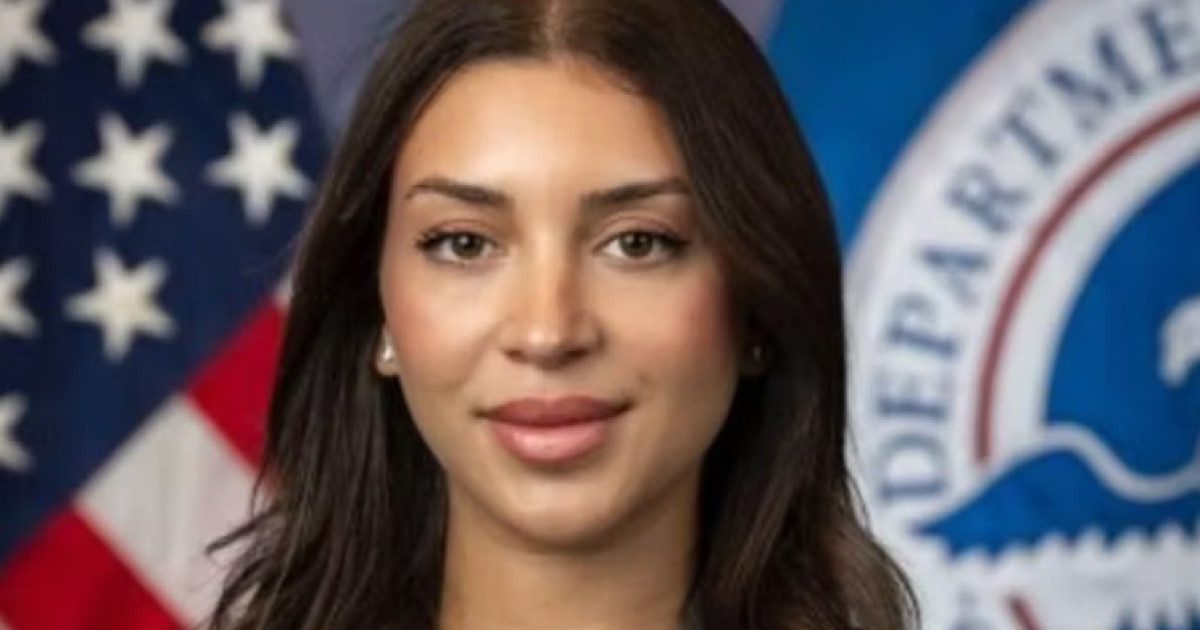 kishte-profil-ne-aplikacion-takimesh-pezullohet-zv-sekretarja-e-sigurise-se-brendshme-ne-shba