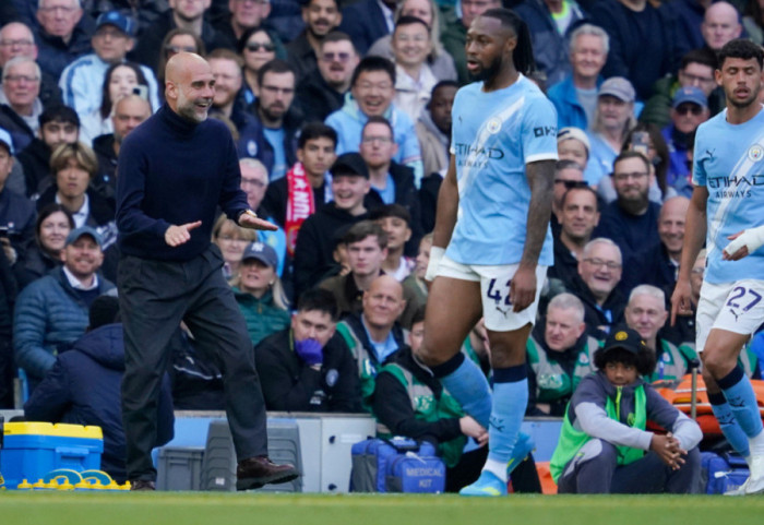 Valsi i stolit, Guardiola drejt kombëtares 'Axure', një italian merr City-n