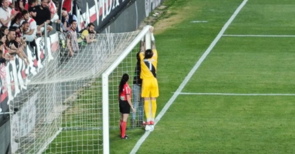 ivan-balliu-ka-nje-superhero-per-shok-rregulloi-porten-me-ngjites-me-pas-priti-penallti