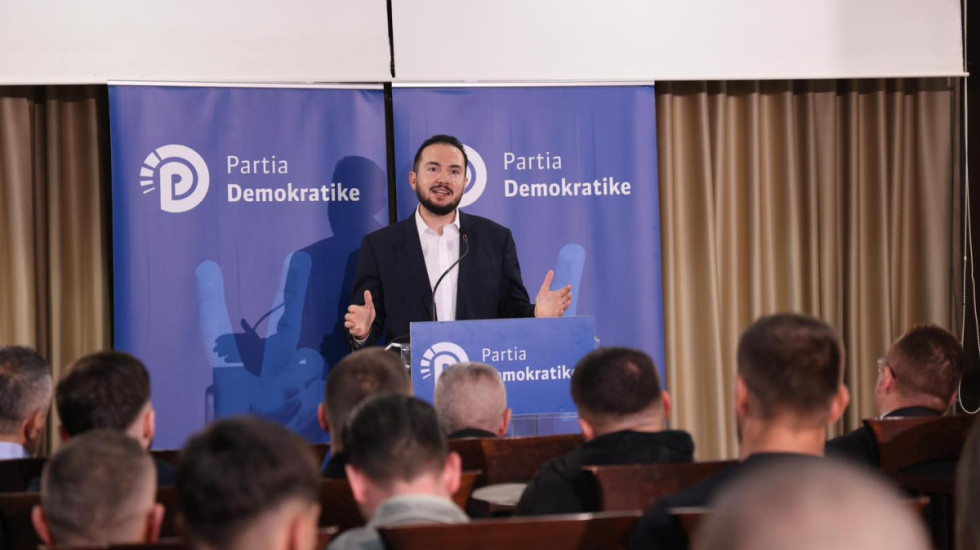 “Pazare me Ramën dhe mungesë gare në PD”, Salianji i përgjigjet Berishës: 36 vite në pushtet, mendon se ka skllevër