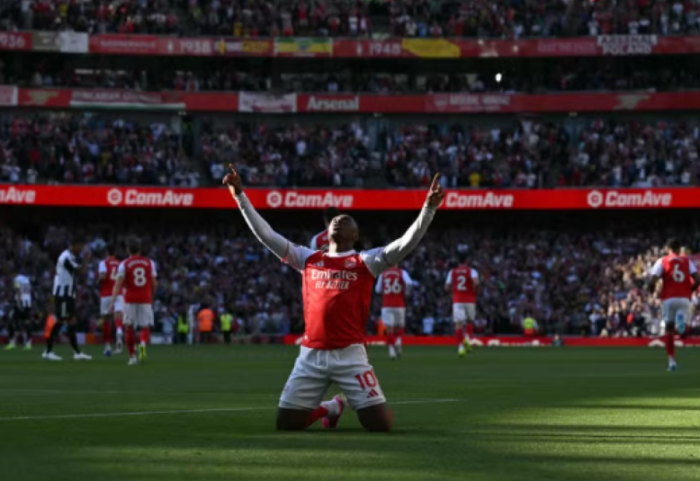 Arsenal mposht Newcastle dhe rikthen garën për titull në Premier League