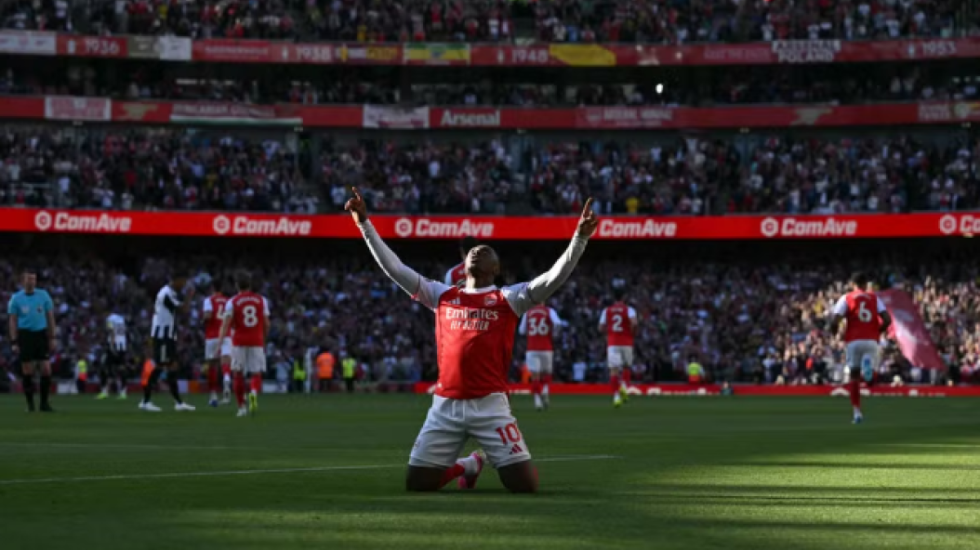 Arsenal mposht Newcastle dhe rikthen garën për titull në Premier League