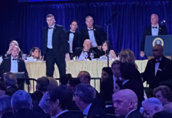 Si ndodhën të shtënat në Darkën e Korrespondentëve? Dëshmia e Reporterit të Newsmax Balkans, i pranishëm në hotel