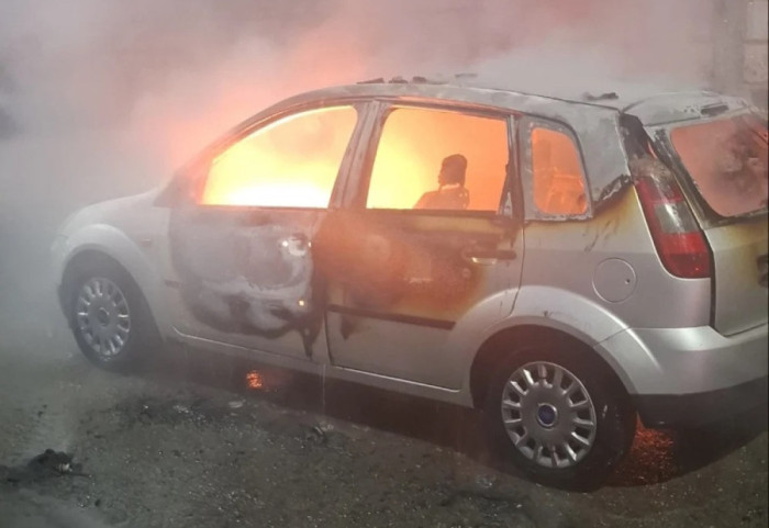 Digjet gjatë natës makina e gazetarit të Birn, Curri: Nuk më frikësojnë dot