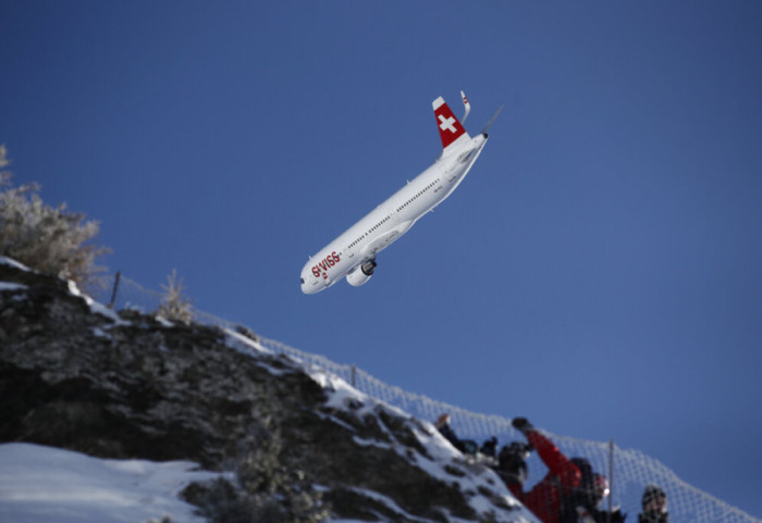 4 në spital, evakuohen me shpejtësi 230 pasagjerë nga avioni para nisjes