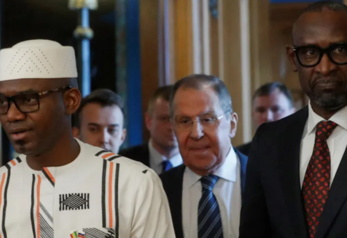 Vritet ministri i Mbrojtjes në Mali, i çojnë kamionin e mbushur me tritol te shtëpia