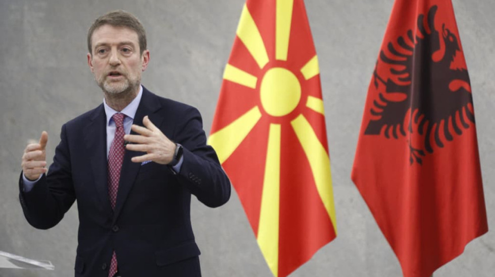 “Gjuha amtare e drejtë themelore”, MEPJ reagon për protestën e Shkupit