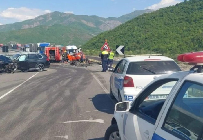 Aksident zinxhir në aksin Librazhd–Elbasan, një viktimë dhe 6 të plagosur