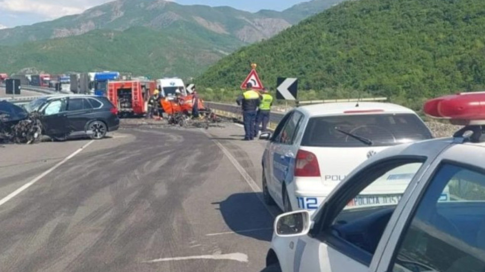 Aksident zinxhir në aksin Librazhd–Elbasan, një viktimë dhe 6 të plagosur