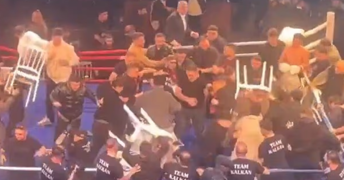 video-kaos-ne-ndeshjen-e-boksit-ne-turqi-dhunohet-boksieri-rus-dhe-stafi-i-tij