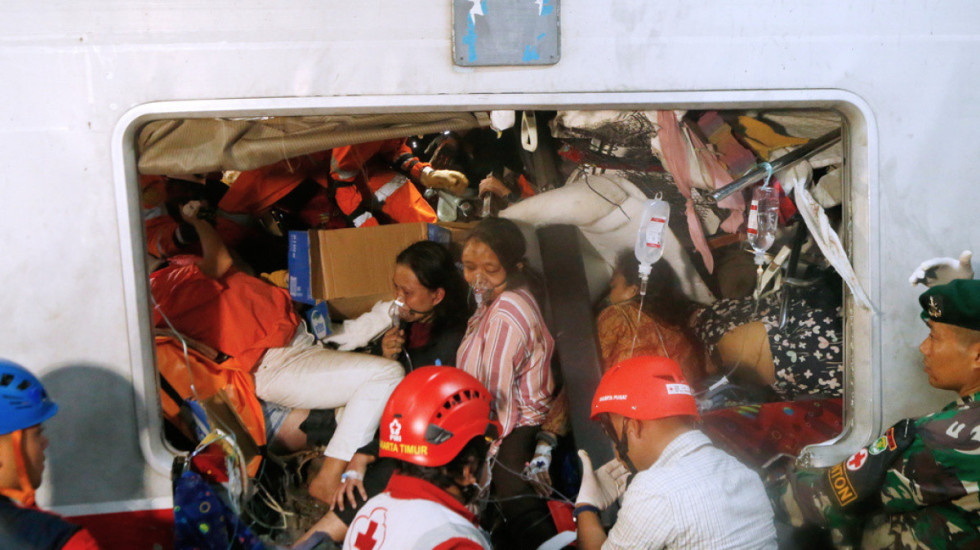 Përplasen trenat në Indonezi, 14 të vdekur dhe 84 të plagosur