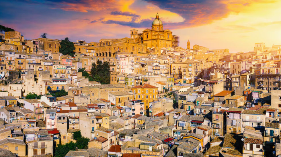 Shtëpitë 1 euro në Alpet italiane shkaktojnë “boom” kërkesash, por jo gjithçka është aq e lehtë