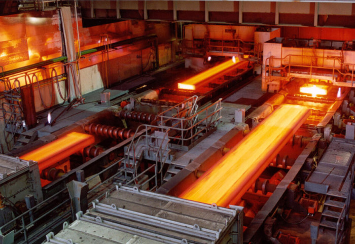 Teherani bllokon edhe çelikun, ndalon eksportet pas sulmeve