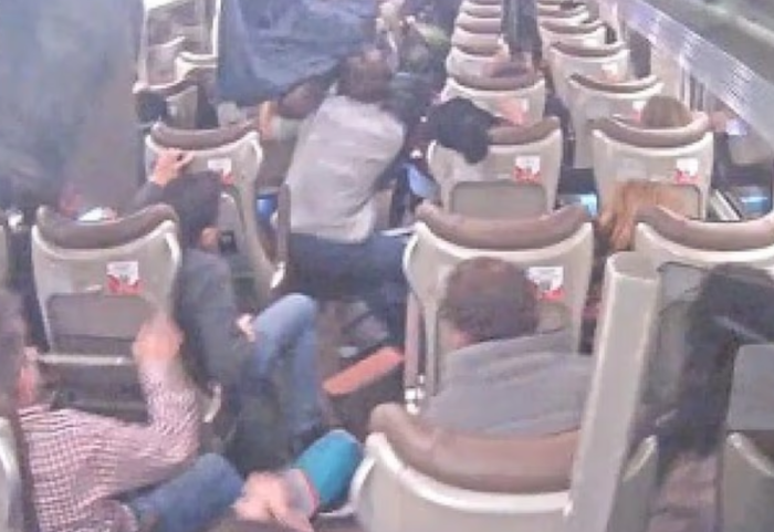 Me 215 km/h, publikohen pamje nga brenda trenit që u aksidentua në Spanjë