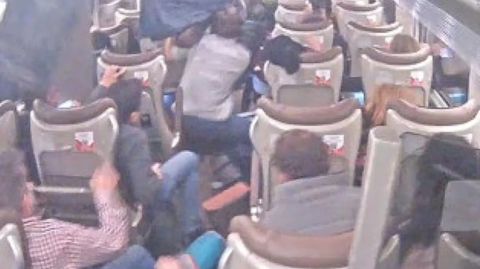 Me 215 km/h, publikohen pamje nga brenda trenit që u aksidentua në Spanjë