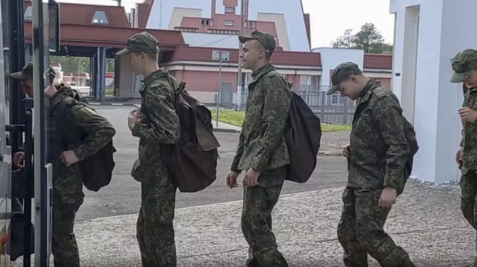 I mashtronin me kontrata pune, qytetarët nga Peruja përfundonin në frontin e luftës Rusi-Ukrainë