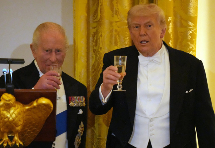 “Mami im vdiste për ty”, Trump ve në siklet Mbretin Çarls: Më thoshte shih sa i mirë është