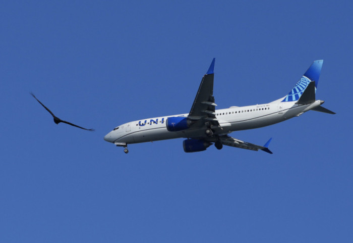 Prag tragjedie, avioni me pasagjerë përplaset me dronin në 1 mijë metra lartësi