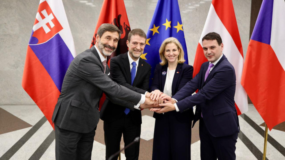 Takim me homologët nga Austria, Çekia dhe Sllovakia, ministri Hoxha: Mbështetje për integrimin europian