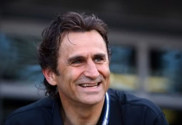 Humbi këmbët, por fitoi 4 medalje të arta paralimpike: Italia i jep lamtumirën legjendës Alex Zanardi