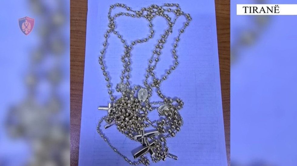 Vodhi varëse floriri me vlerë 12 mijë euro, arrestohet 17-vjeçari në Tiranë
