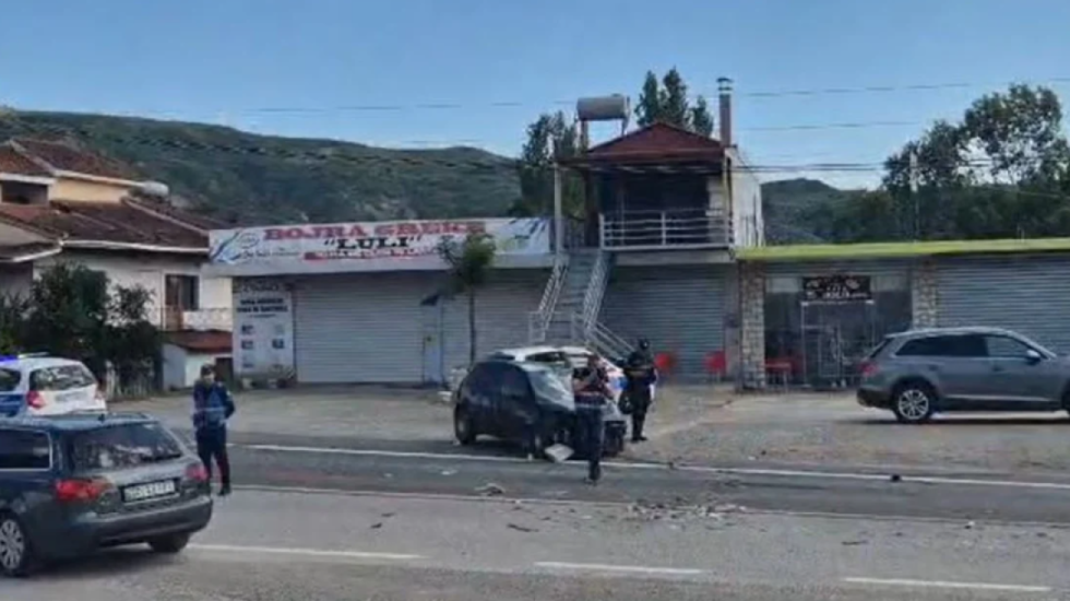 Përgjaket sërish “Rruga e Vdekjes”, 3 të plagosur në aksident në aksin Elbasan-Peqin