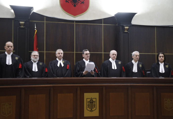 Gjykata e Lartë ndryshon praktikën për “arrestin me burg”, kërkohet arsyetim i detajuar dhe shqyrtim i alternativave