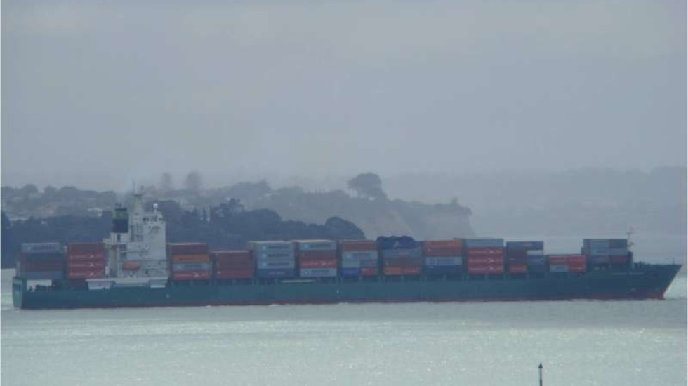Goditet anija franceze në Ngushticën e Hormuzit, ka të plagosur mes ekuipazhit