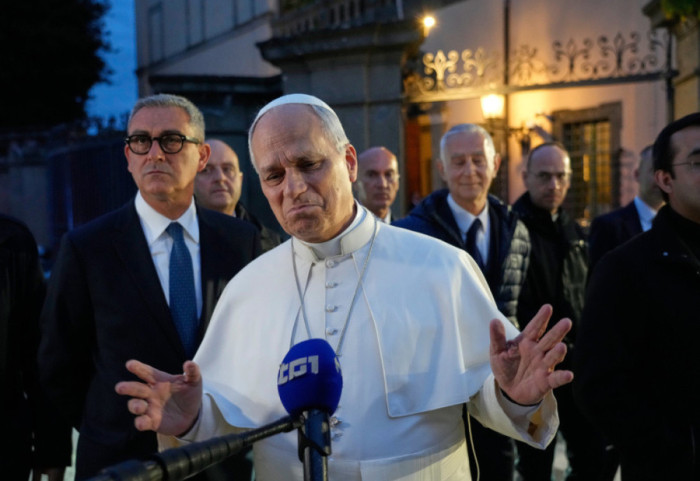Papa Leoni i përgjigjet Trump: Kush do të më kritikojë, ta bëjë me të vërtetën