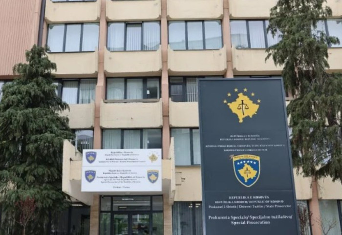 “Vranë e dëbuan shqiptarë”, Prokuroria e Kosovës ngre aktakuzë ndaj 8 personave për krime lufte në Gjakovë