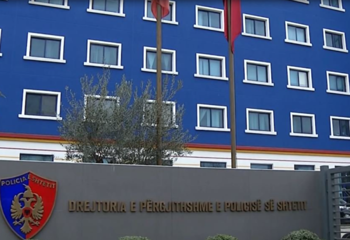 Kërcënonin 38-vjeçaren me publikimin e videove intime, arrestohet 17-vjeçari në Tiranë, në kërkim bashkëpunëtori