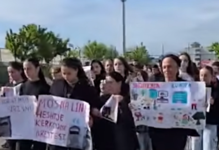 “Shpëtoni jetë”, tjetër protestë marshim në Durrës pas vdekjes së dy të miturve