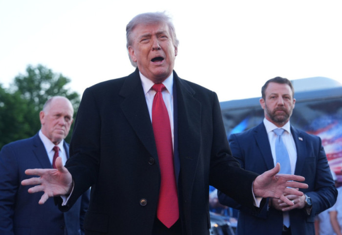 “Firmosni marrëveshjen shpejt”, Trump kërcënon Iranin: Ndryshe ju godasim edhe më fort
