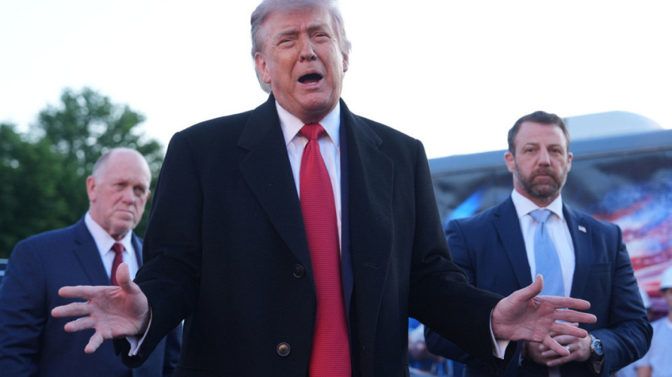 “Firmosni marrëveshjen shpejt”, Trump kërcënon Iranin: Ndryshe ju godasim edhe më fort