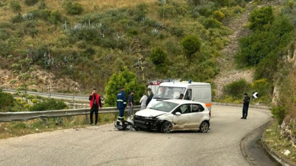 Aksident në aksin Himarë–Borsh, makina del nga rruga, dy vajza të plagosura