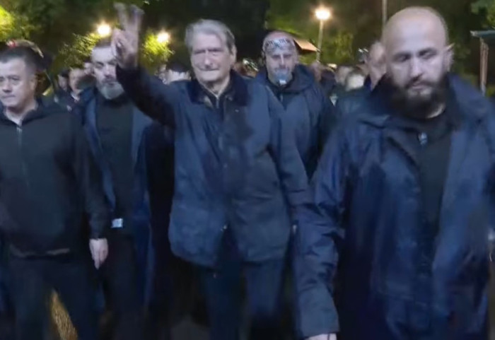 Berisha tërheq protestuesit, akuza drejtorit të policisë: Mercenar, sot bëre krim me urdhër të Ramës e Ballukut