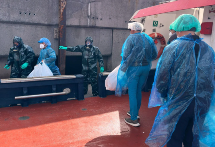Spanja nis evakuimin e pasagjerëve nga anija me virus, mbi 100 persona në karantinë