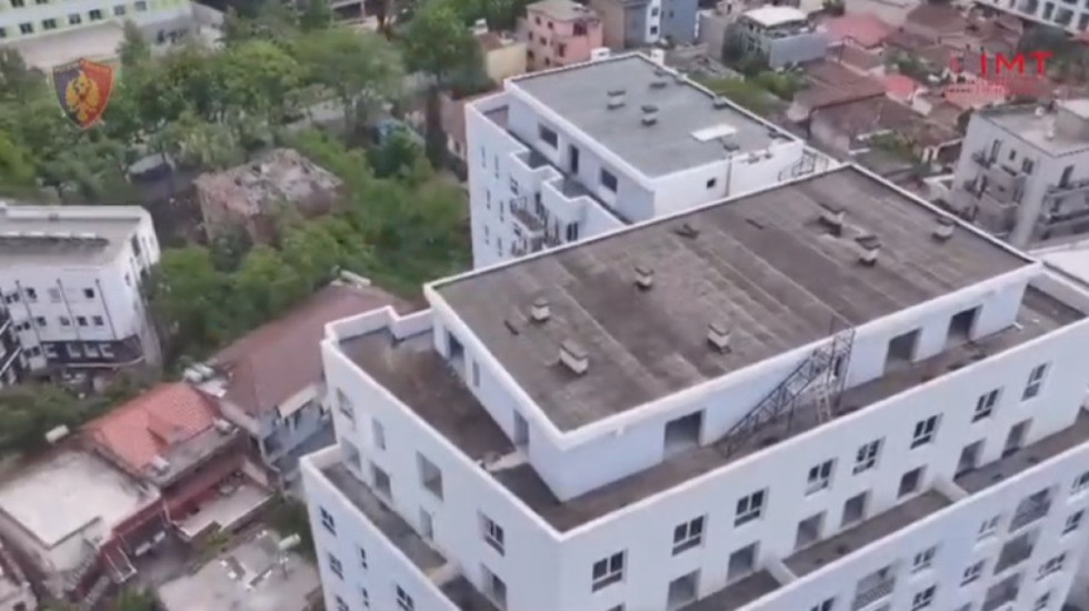Konfiskohet pallati nga IMT, kishte kate shtesë pa leje