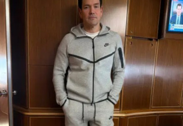 Maduro 'infekton' edhe amerikanët, Marco Rubio drejt Kinës i veshur me kostumin e famshëm 'Nike Tech'