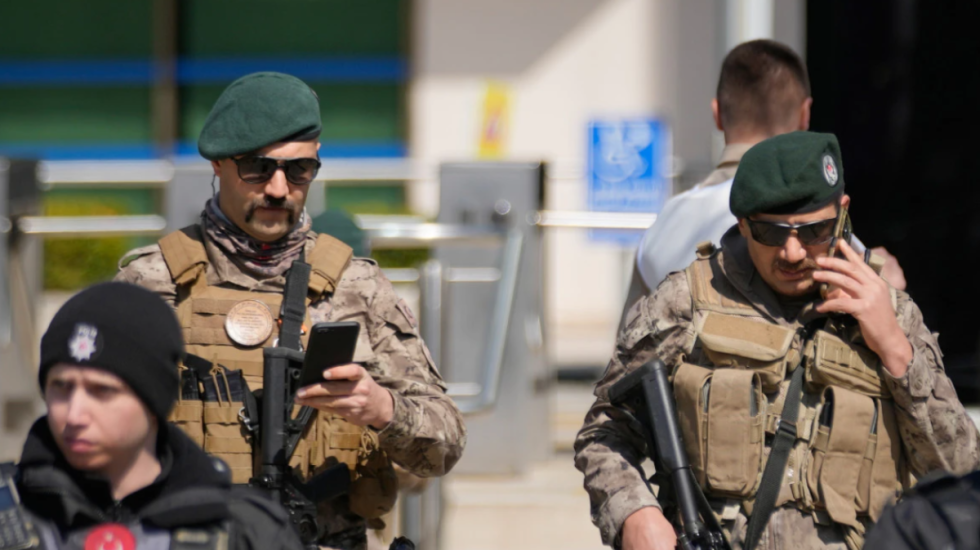 Operacion i madh në Turqi, mbi 300 persona arrestohen për lidhje me ISIS