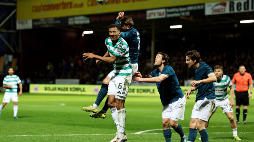 “Vendimi më i keq i VAR”, Celtic-ut i dhurohet një penallti dhe pret Hearts për vendin e parë