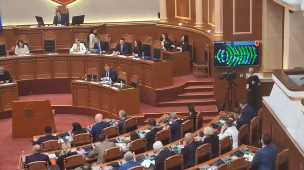 Intergrimi në BE “bashkon” PS dhe PD: Miratohet rezoluta, abstenoi vetëm një deputet demokrat