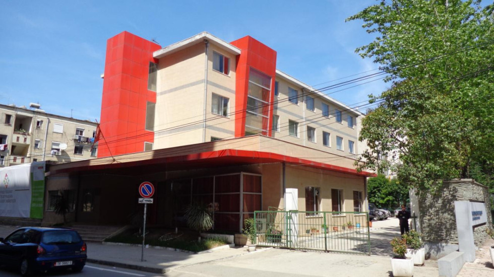Fondi i Sigurimit të Kujdesit Shëndetësor: Arti Papajani shkarkohet nga detyra, emërohet drejtori i ri