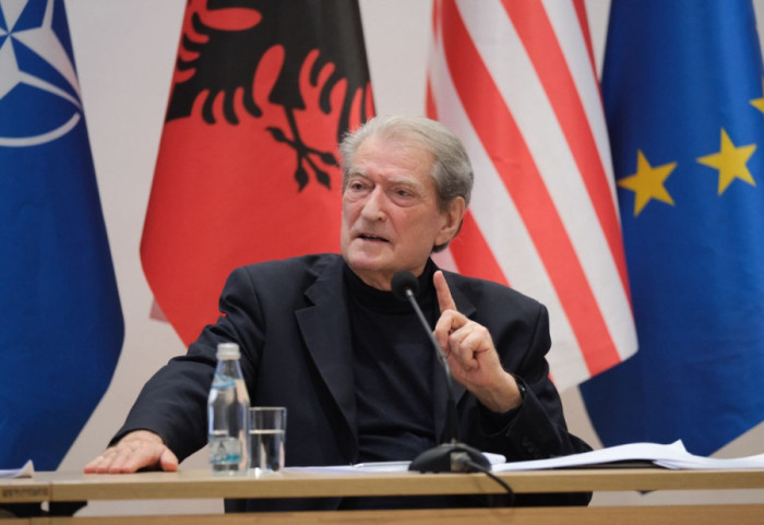 Kuçedrat e Shqipërisë, "shtëpitë e barit" dhe Bitcoin, Berisha: Diella, superskandal
