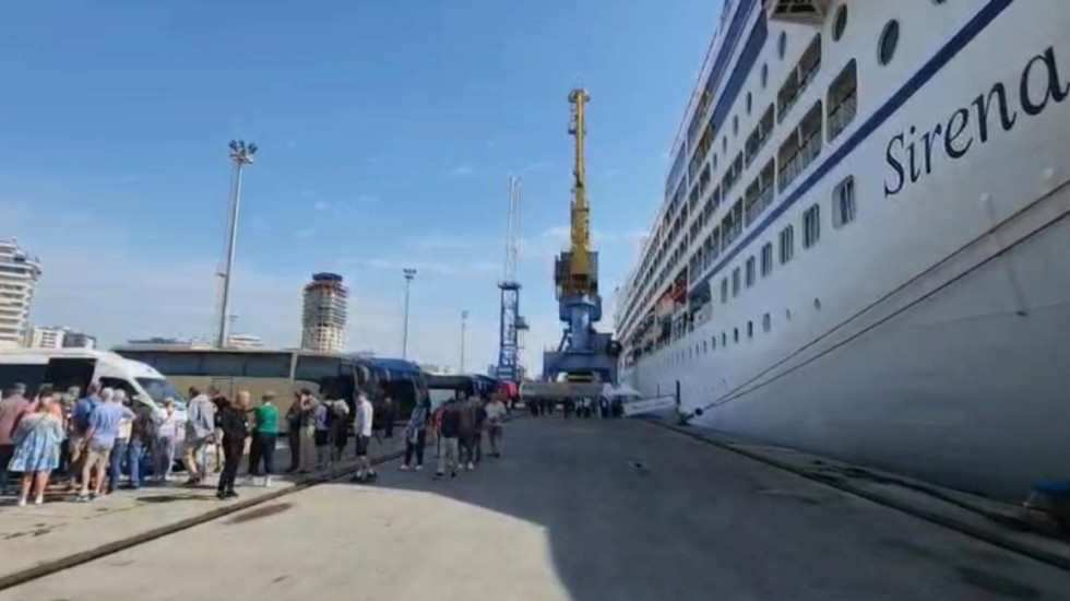 Durrësi pret kroçierën “Sirena”, 646 turistë zbarkojnë për vizita në qytet dhe atraksione historike